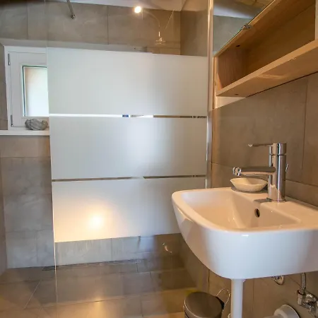 Taormina With Garden, Swimming Pool And View Apartamento Parzanica
