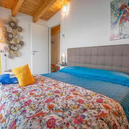 Taormina With Garden, Swimming Pool And View Apartamento